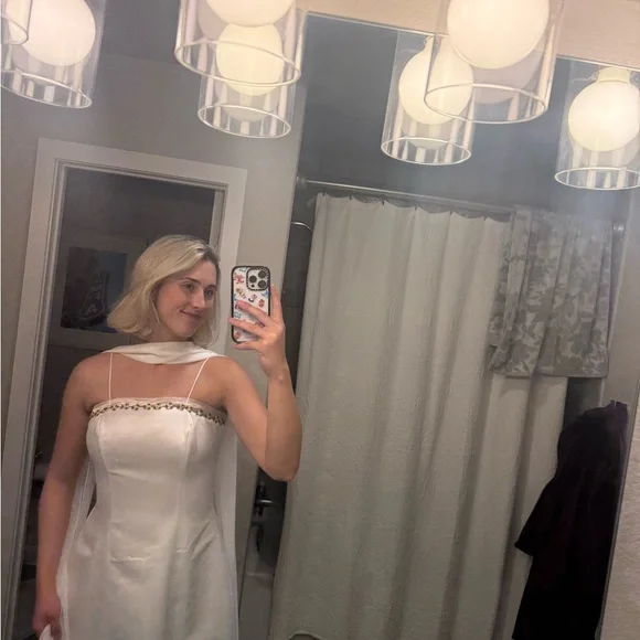 White Prom or Bridal Wedding Dress - Picture 16 of 16